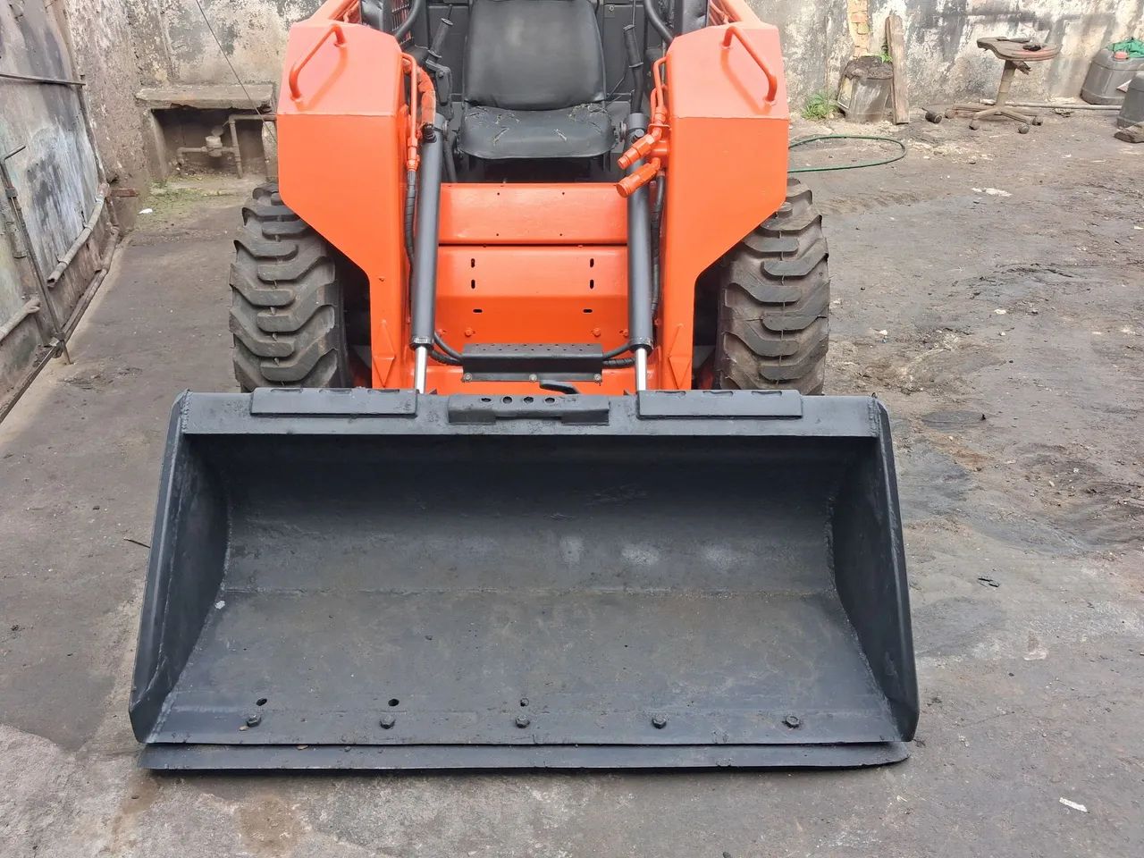 Minicarregadeira Bobcat - Foto 3