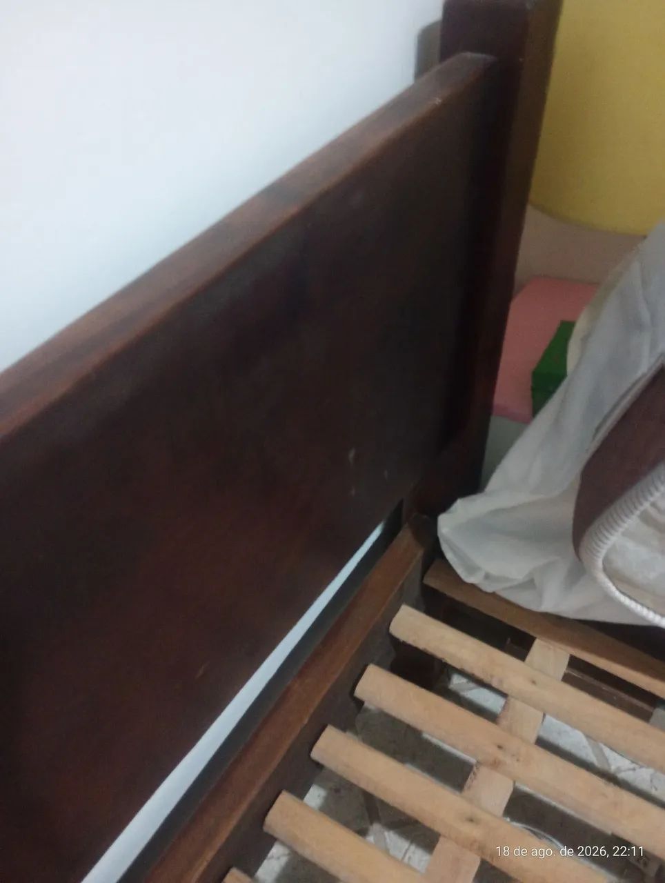 Cama de casal em madeira maciça  - Foto 3