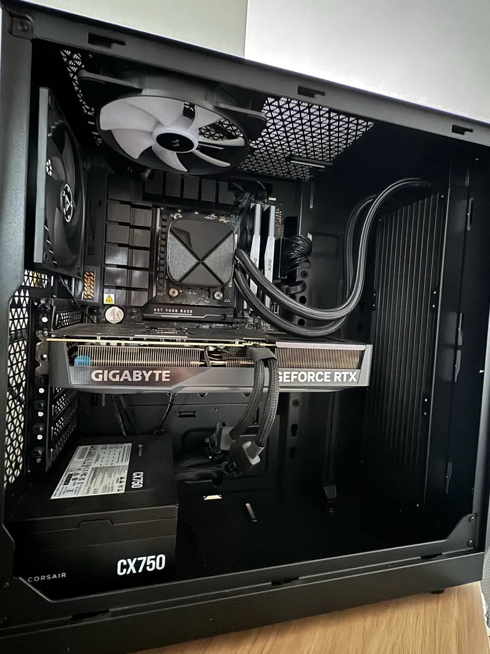 PC Gamer  ? Ryzen 7 9800X3D + RTX 5070 Ti - Foto 2