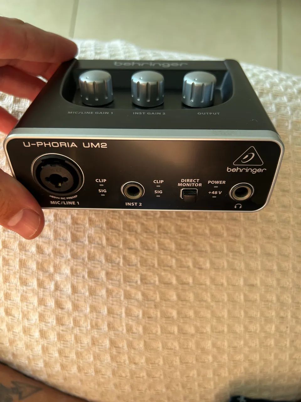 Amplificador De Microfone Behringer UM2