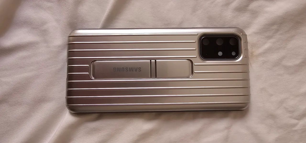 Vendo capa original nunca usada s20 plus 