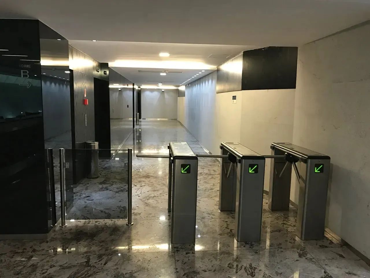 EDIFÍCIO GLOBAL TOWER - SALA 65 MTS + VG - Foto 2