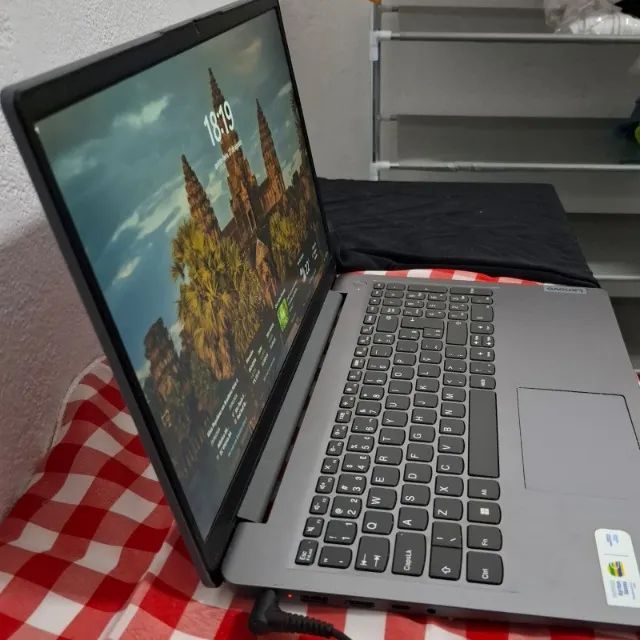 **Notebook Lenovo IdeaPad 3i i5 | 8GB RAM | SSD 256GB** - Foto 3