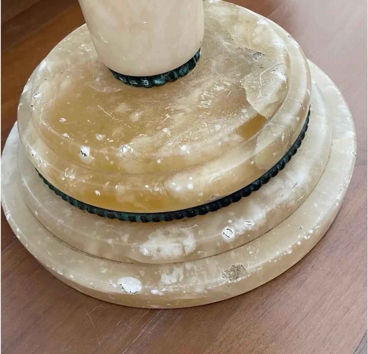 Mesa de apoio lateral/ coluna alabastro - Foto 2