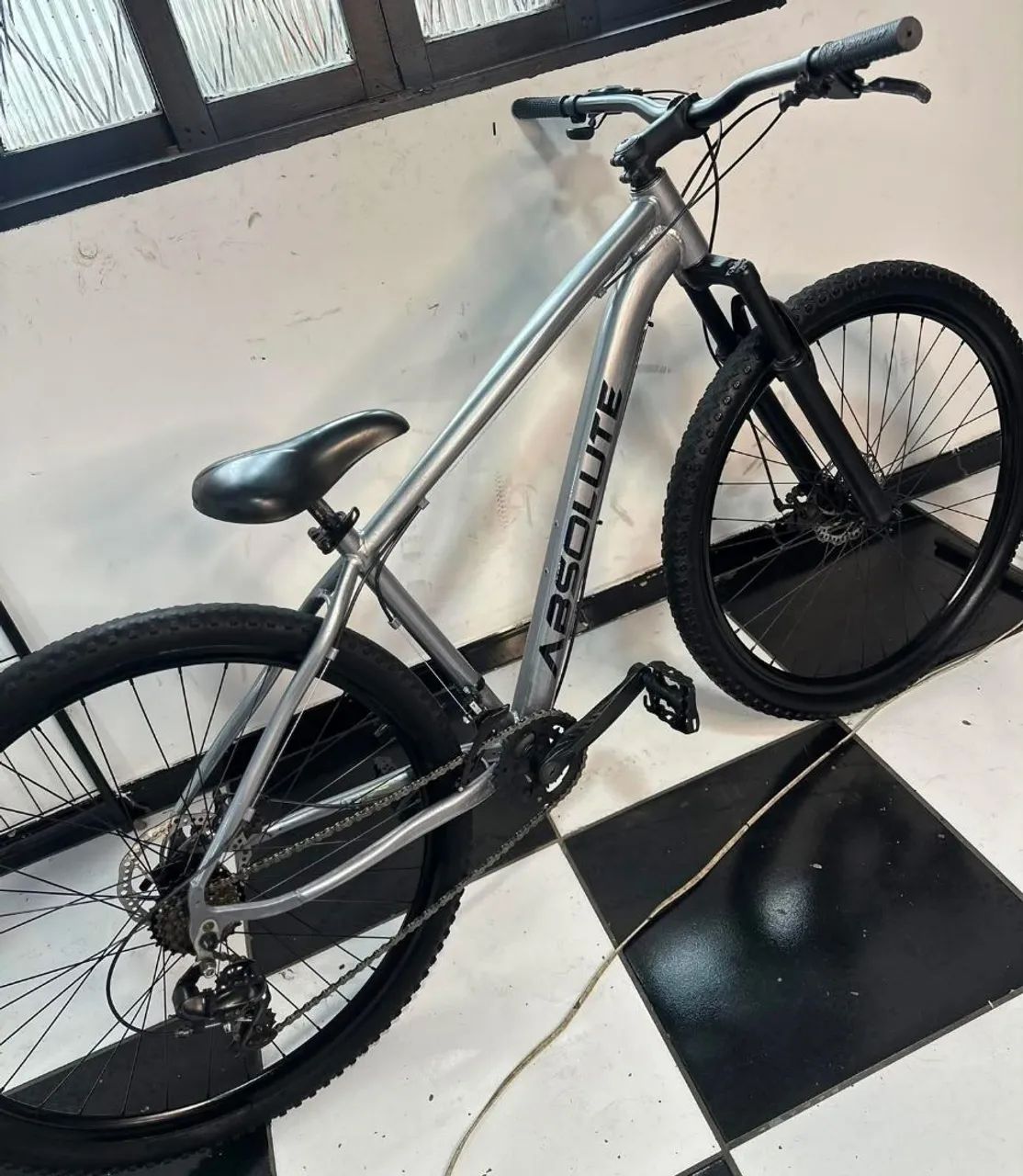 Bike absolute impecável 