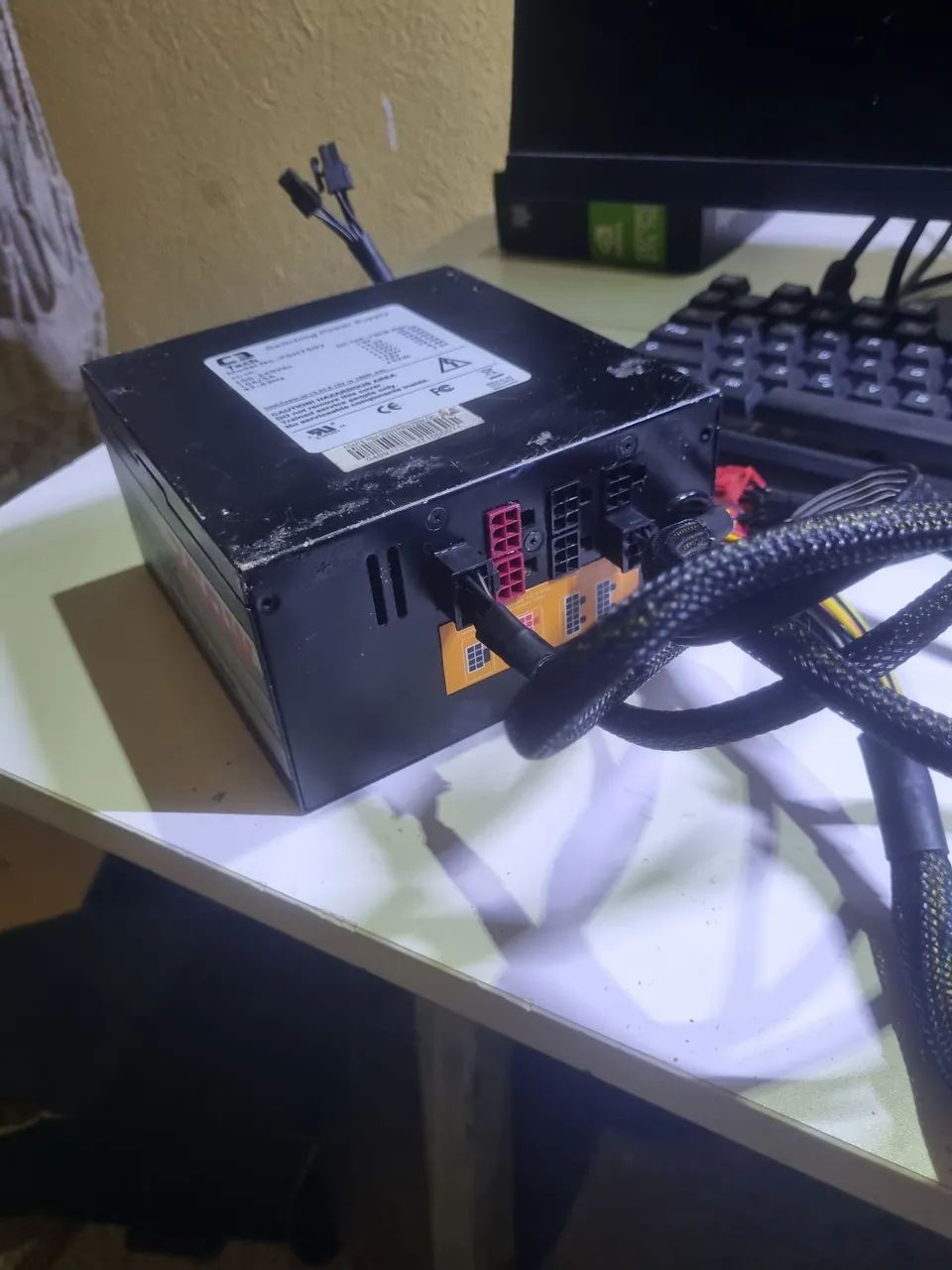 Fonte modular 750 selo 80 defeito - Foto 2