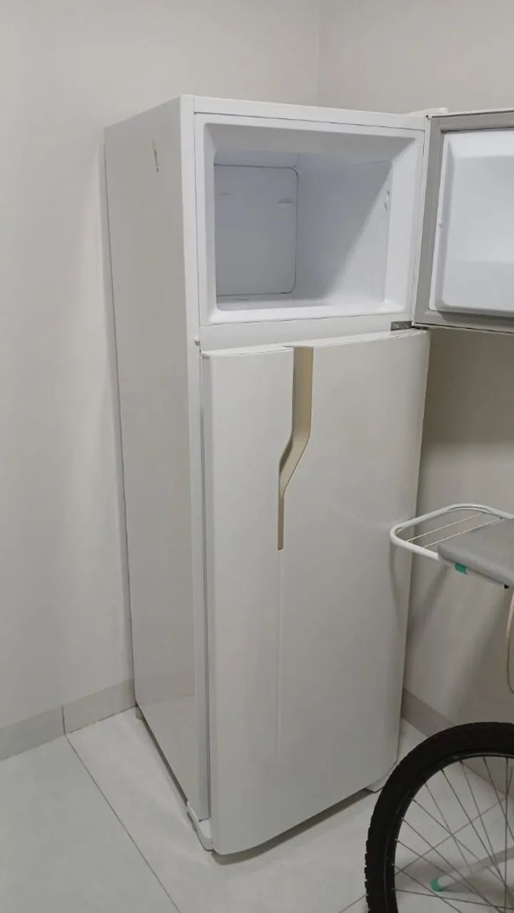 Geladeira usada muito bem conservada  - Foto 3