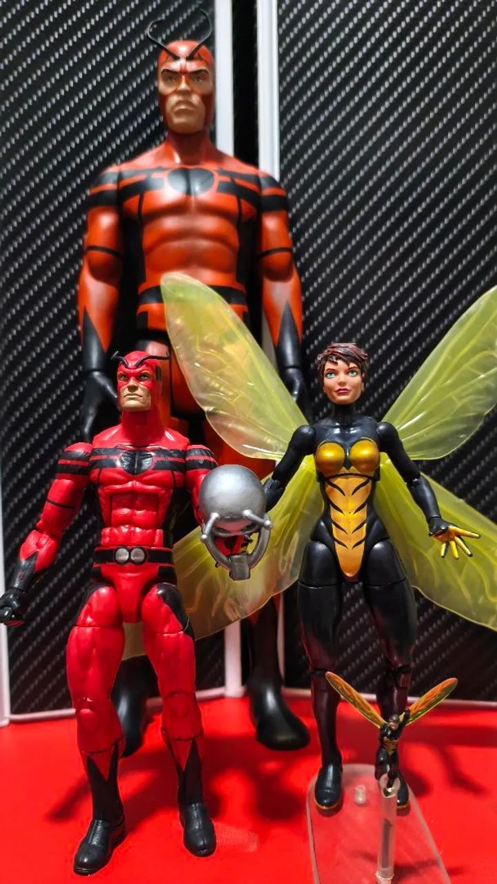 Lote Giantman e Vespa Marvel Legends.