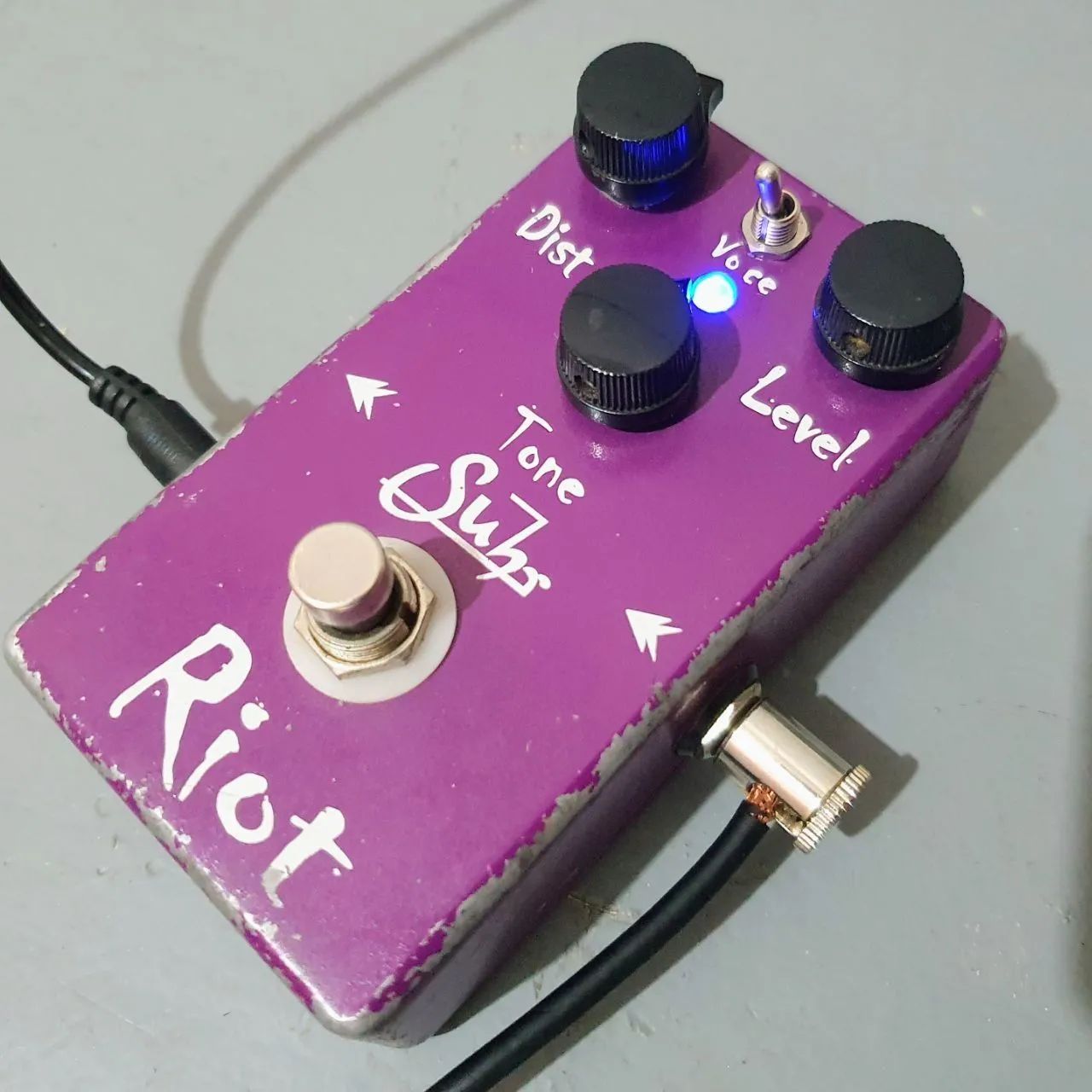 Pedal Suhr Riot Distortion - High Gain de Boutique (Oportunidade