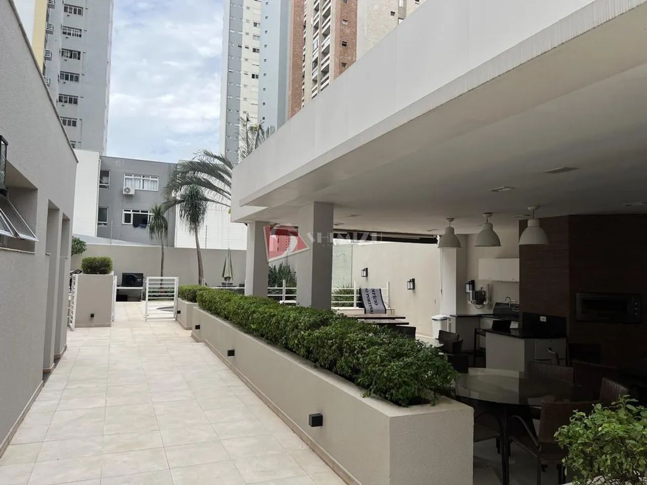 Lindo Ap Zn 01, com 4 qtos sendo 2 suites, 02 vg, com 243.4 m² - Foto 4