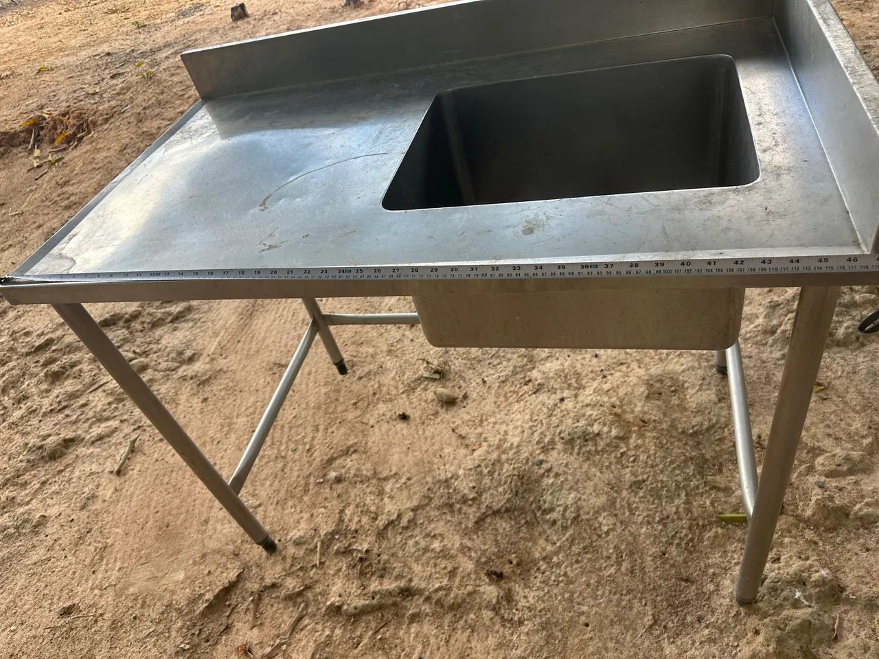 Bancada de inox com pia