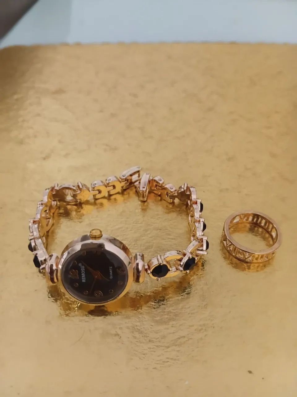RELÓGIO COM PEDRA DE DIAMANTE MAIS ANEL GRÁTIS  - Foto 2