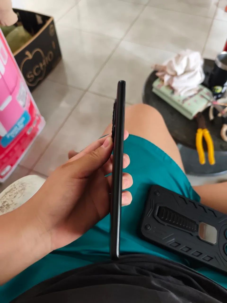 Troco essa caixa bombox com cllr xiaomi redmi note 15 em um iPhone 