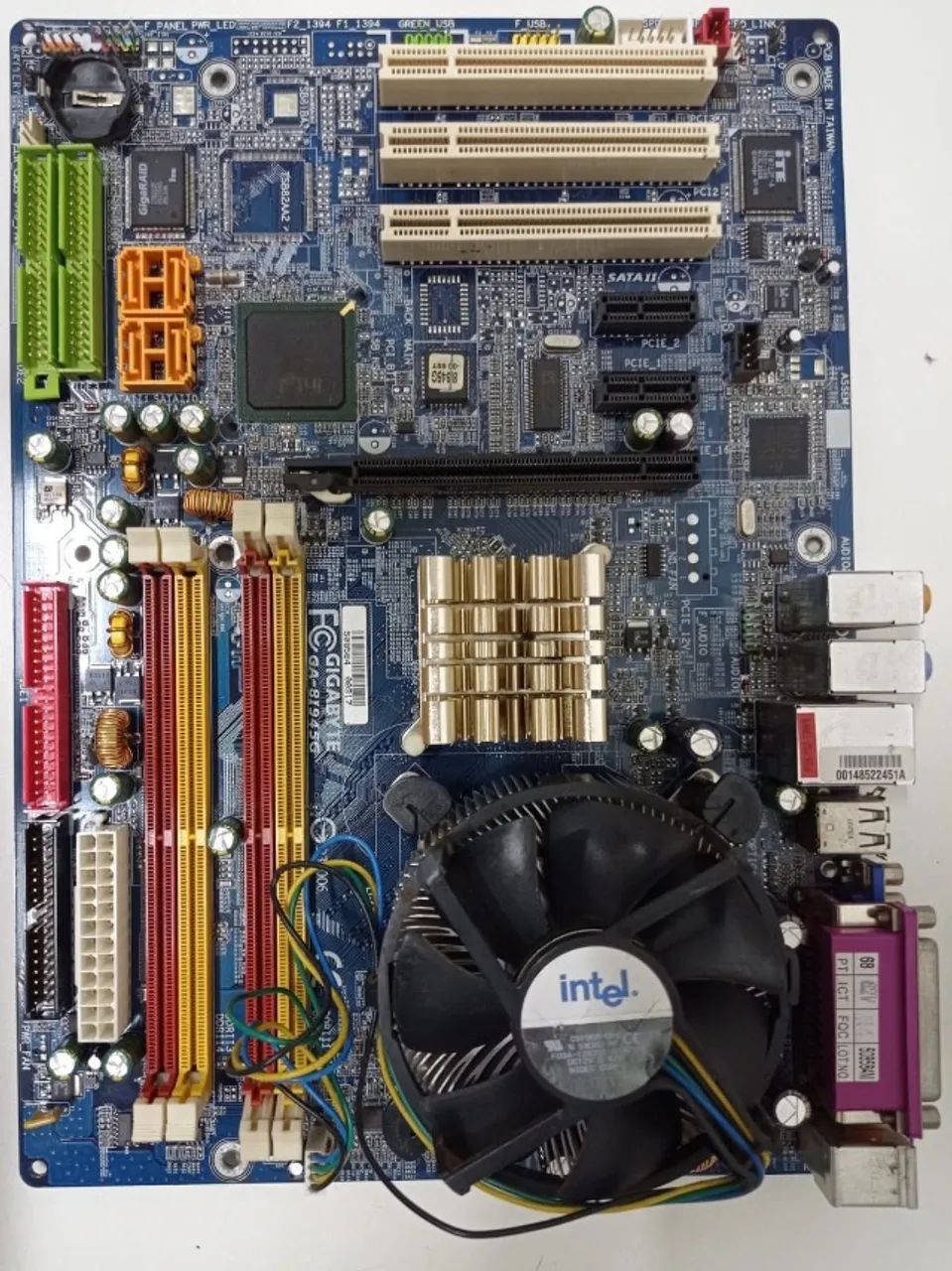 Placa Mae GIGABYTE GA_8i945G  - Foto 2