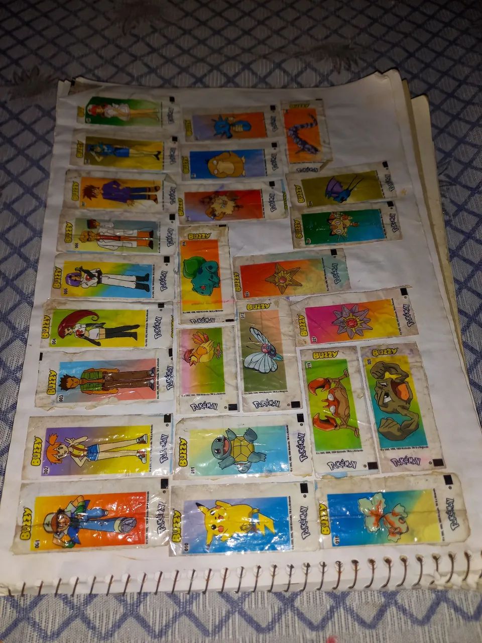 Figurinhas Pokémon buzzy