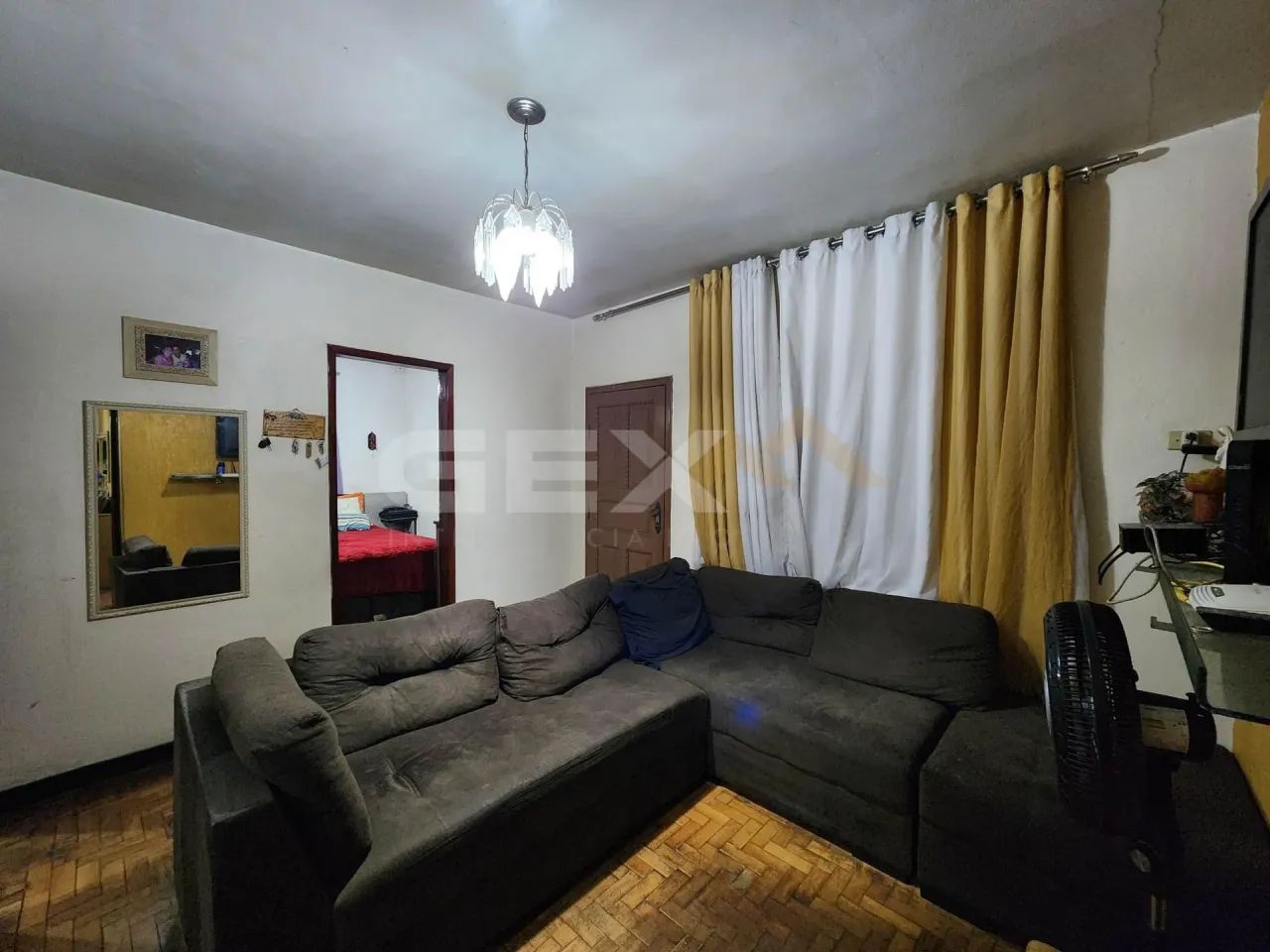 Casa à venda no Centro, 4 quartos, e 2 vagas.