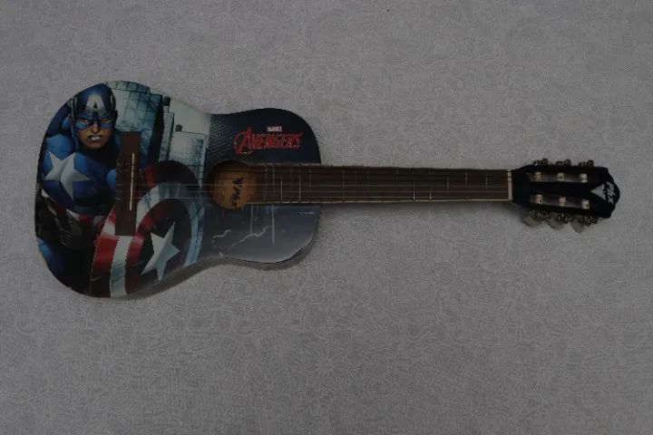 Violão infantil Avengers