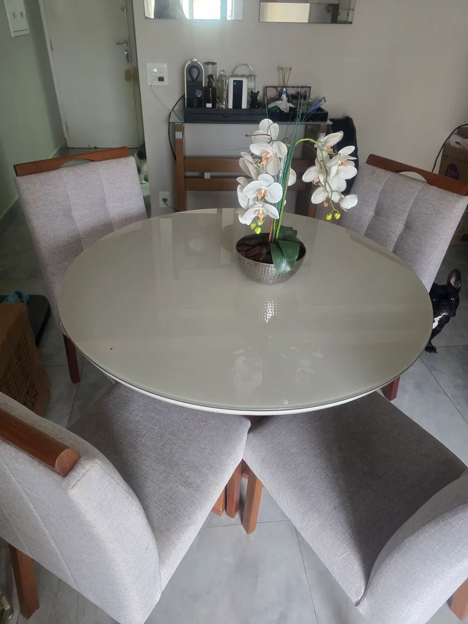 Mesa madeira e tampo vidro com cadeiras  - Foto 5