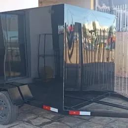 Trailer baú novo