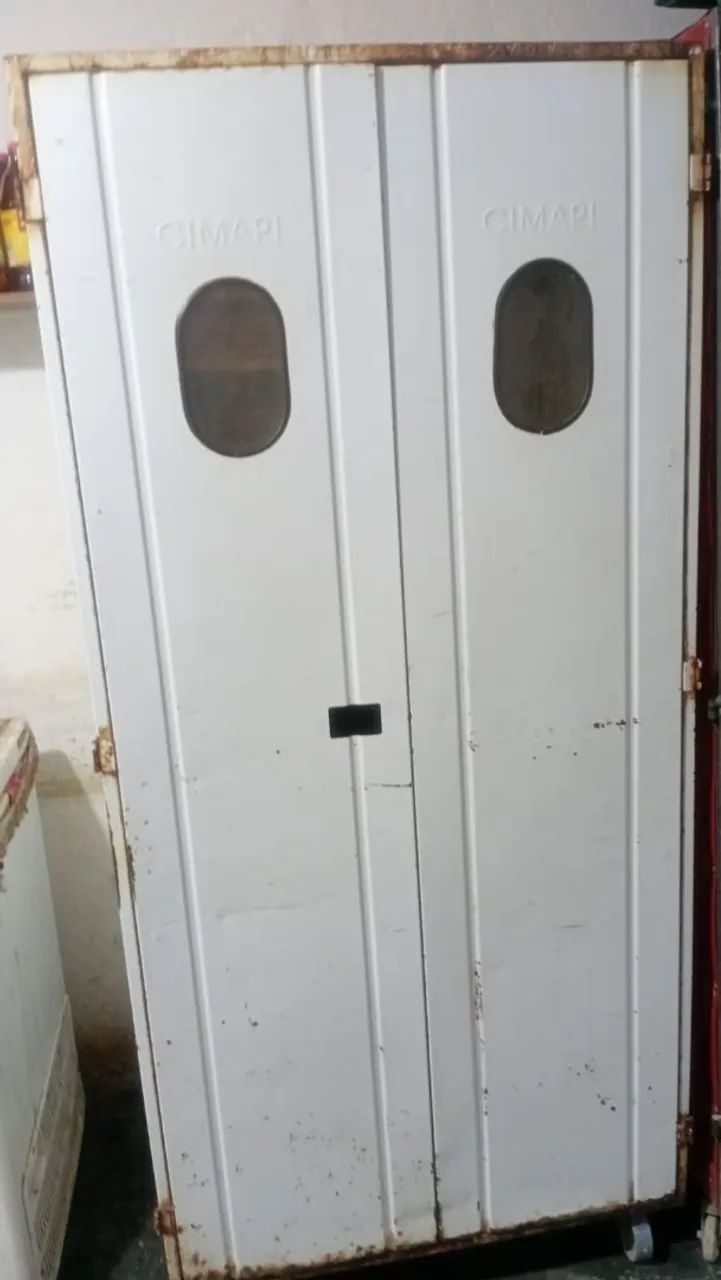 Vende-se balcão e armário de bandeja pequena  - Foto 2
