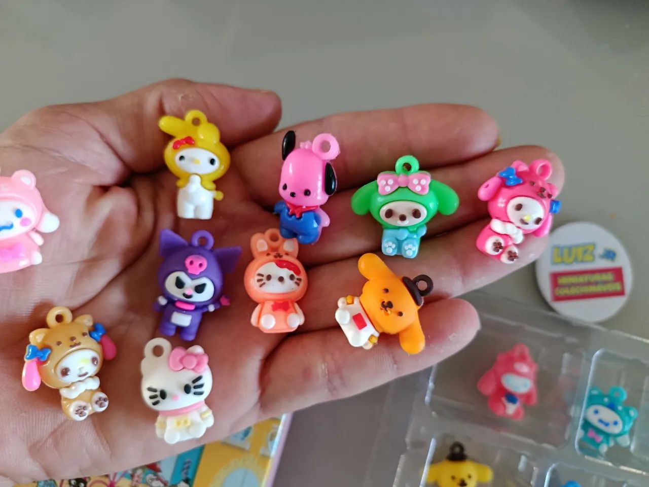 Hello Kitty caixa box com 24 chaveiros ! + Brinde  - Foto 5