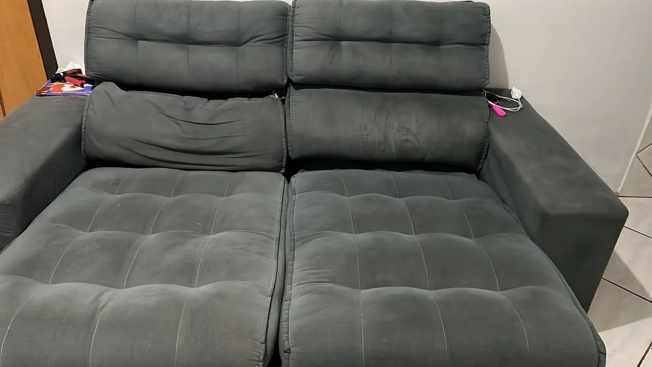 Sofá Retrátil reclinável 