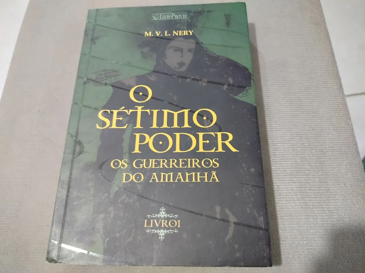 Livro semi novo, O sétimo poder 
