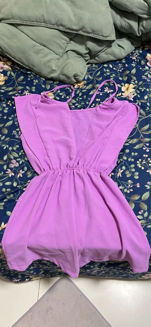Vestido Curto Feminino Lilás com Elástico na Cintina (Tecido Leve) - Foto 4