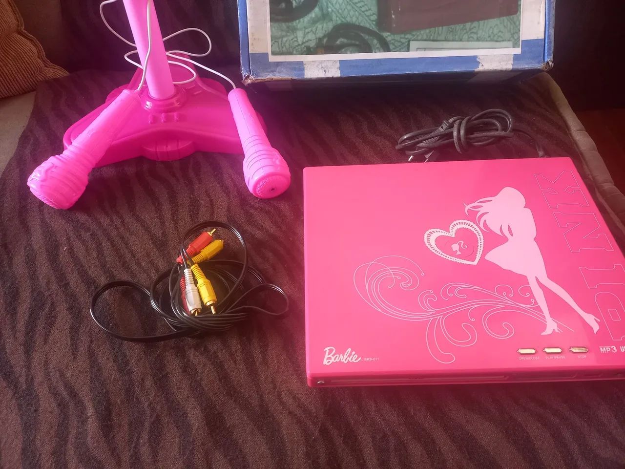 Dvd Tectoy Barbie e karaoke com 2 microfones.Conservado.