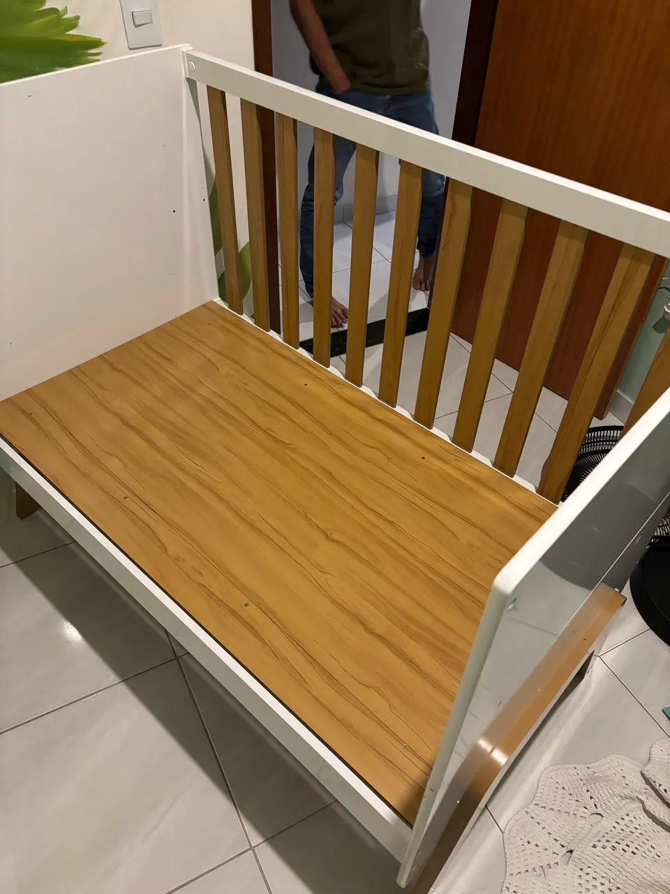 Berço americano 5 em 1 + colchão + travesseiro anti refluxo  - Foto 4