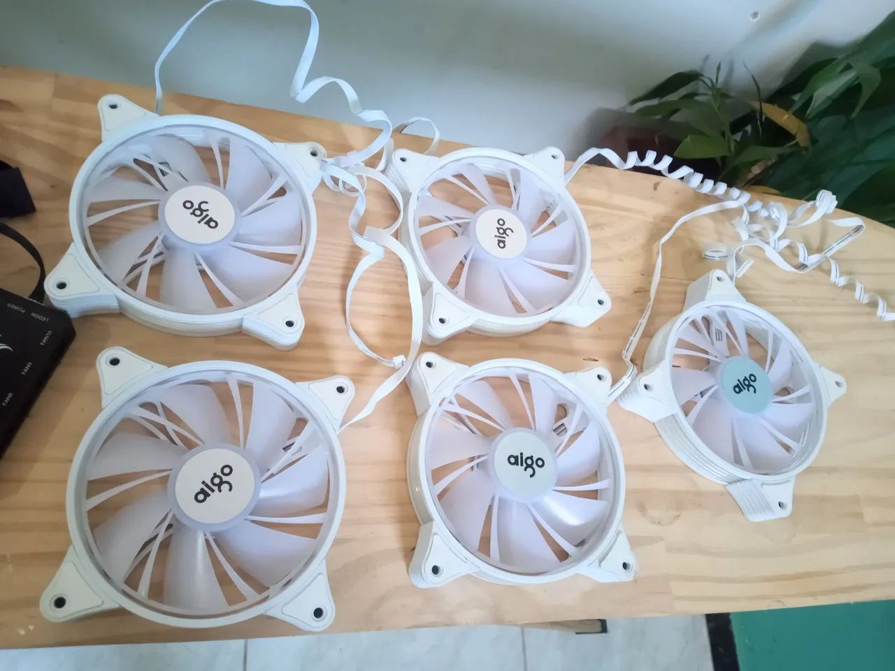 Fans com controladora aigo Ar12 brancas! - Foto 2
