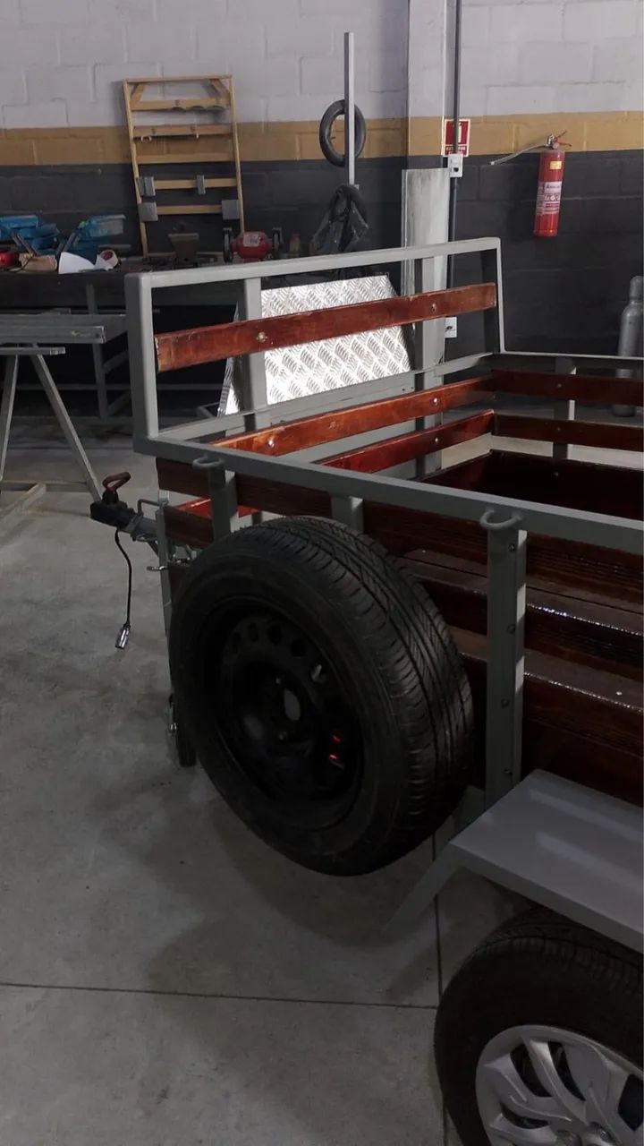 Vendo carrocinha 2022 pintura nova pneus novos emplacada 2026 pronta pra transferir  - Foto 2