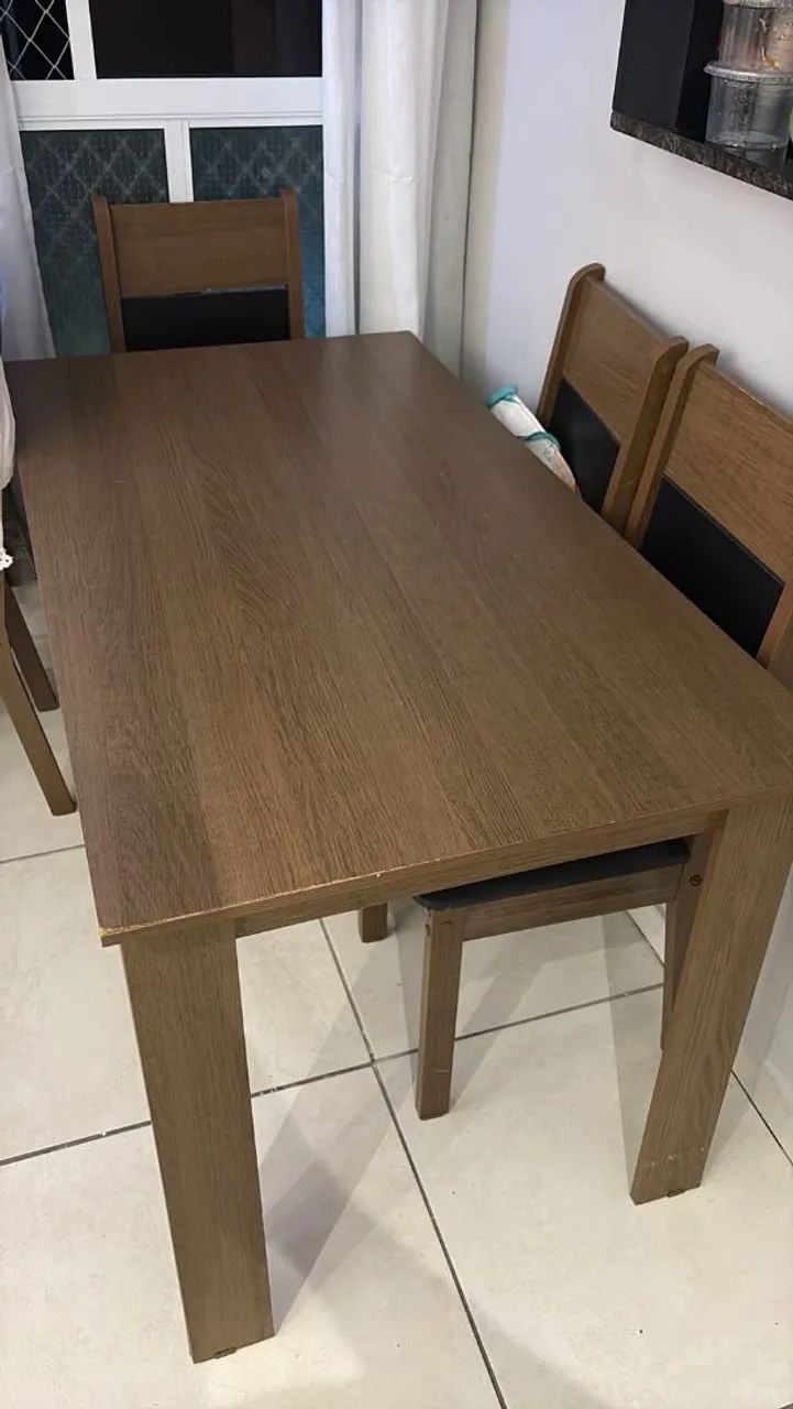 Vendo essa mesa com 5 cadeiras  - Foto 2