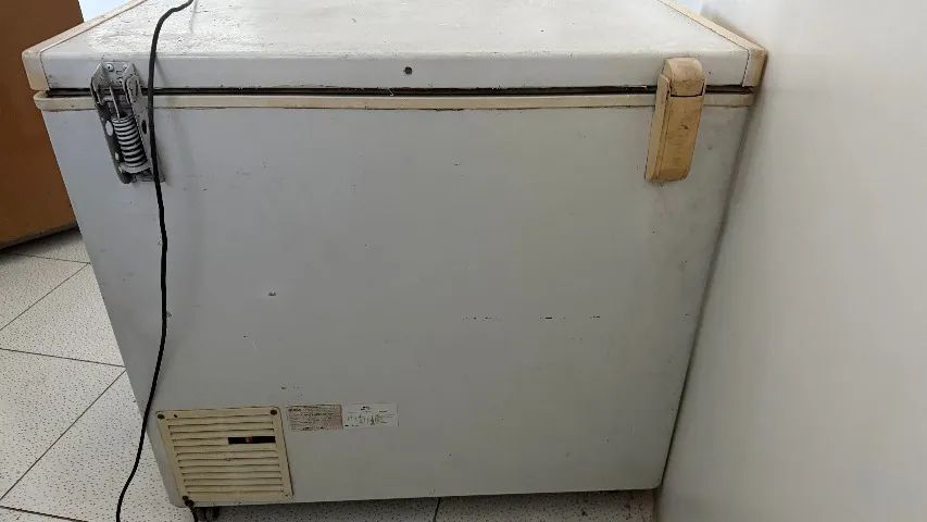 Freezer horizontal duas portas. Funcionando perfeitamen *00 - Foto 3