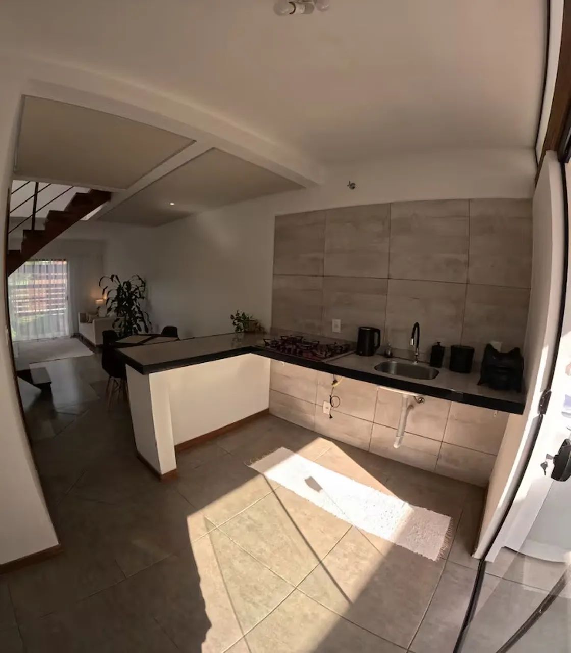 Casa aconchegante em frente a lagoa pequena  - Foto 2