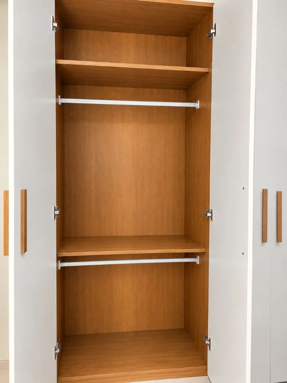 GUARDA ROUPA 4 PORTAS - Foto 2