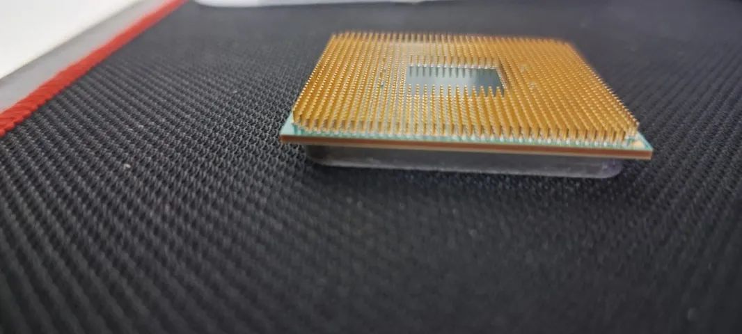 AMD Ryzen 3 2200G com Gráficos Radeon Vega 8 - Bem conservado - Foto 4