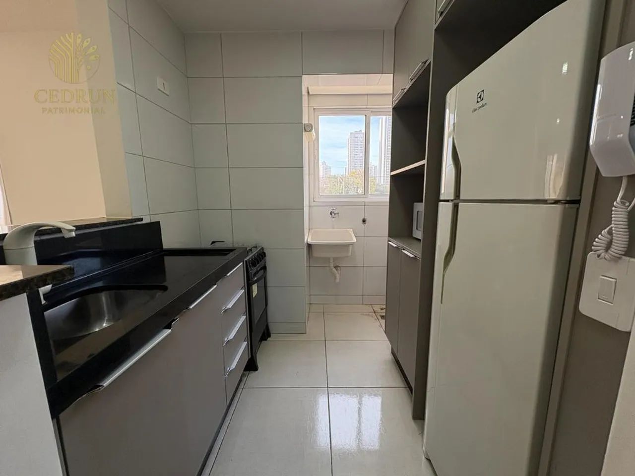 Apartamento para alugar em Maringá, Zona 08, com 2 quartos, com 45.61 m² - Foto 2