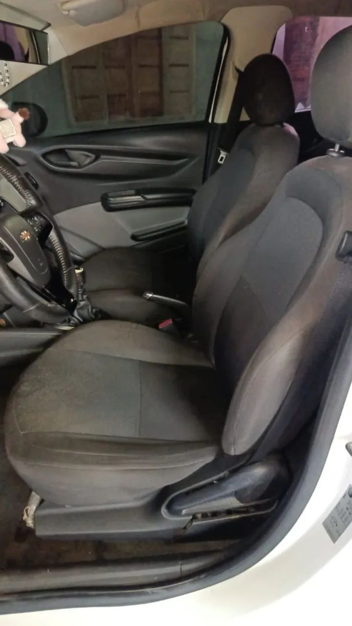 Chevrolet Onix JOY Hatch 1.0 8V Flex Mec. 4P 2017 - Foto 5