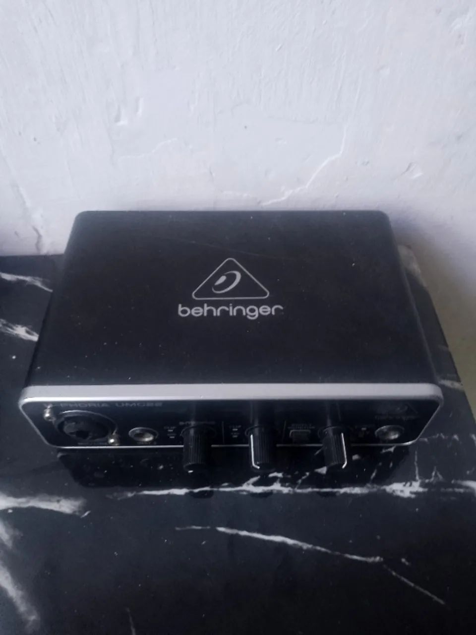 Placa de áudio Behringer 