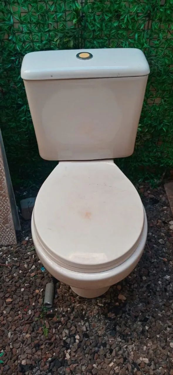 Selling attached toilet for BRL 350 * WhatsApp