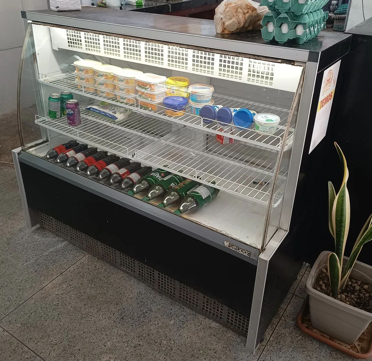 Balcão expositor e frio para comércio com LED interno  - Foto 2