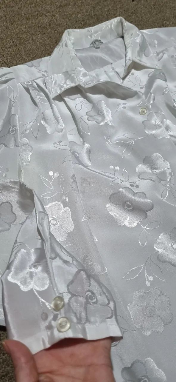 Casaco G branco com ombreiras lindíssimo - Foto 3