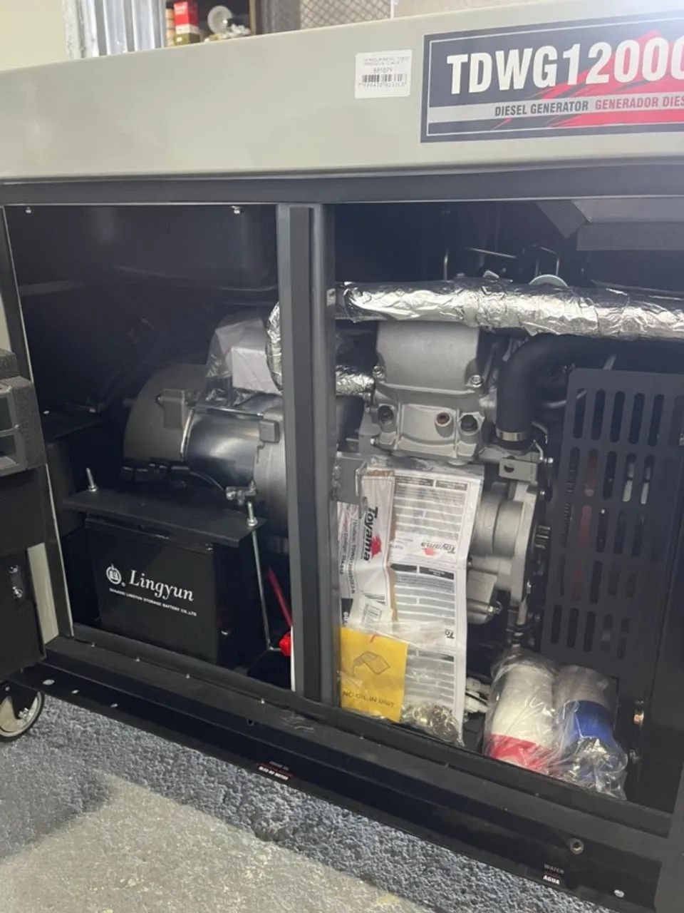 Gerador Toyama 12 kVA Trifásico 380V Novo | Compacto | Refrigeração a Água - Foto 3