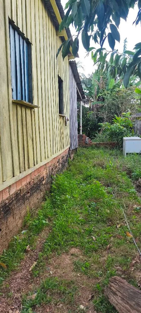 Vendo casa localizada no bairro paraíso em Acrelândia 
