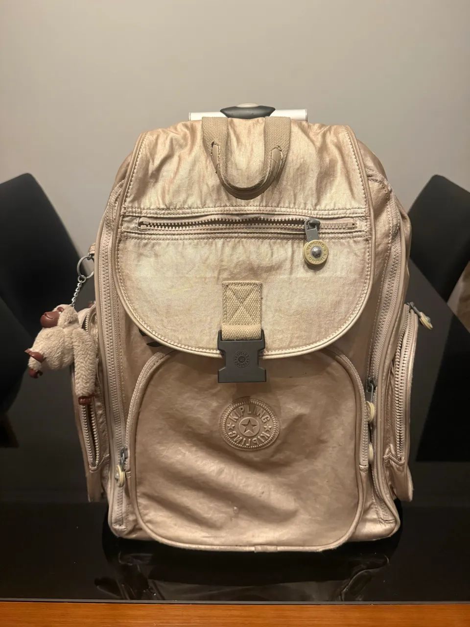 Mochila Kipling com rodinhas - Foto 3