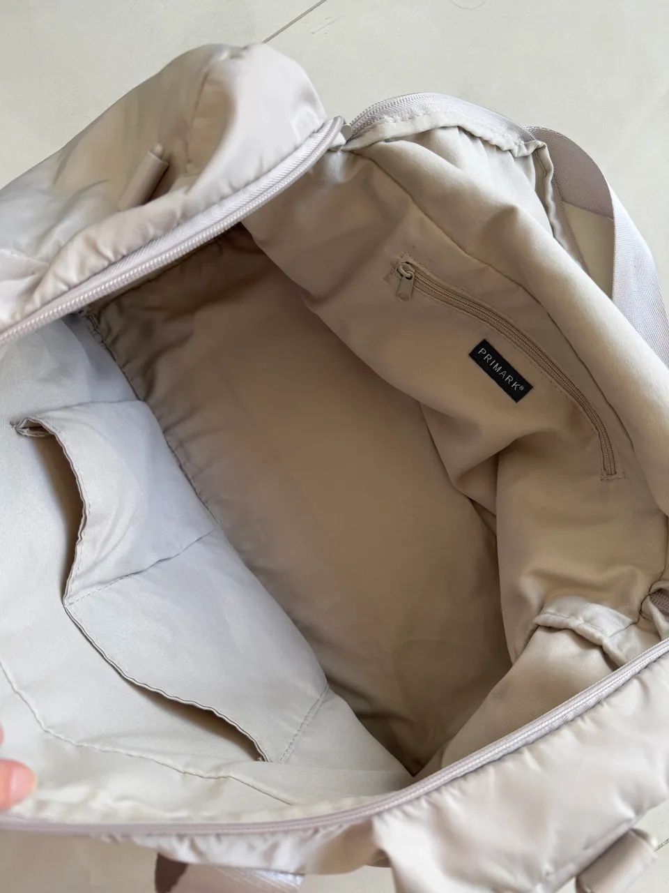 Bolsa bege de cetim  - Foto 3