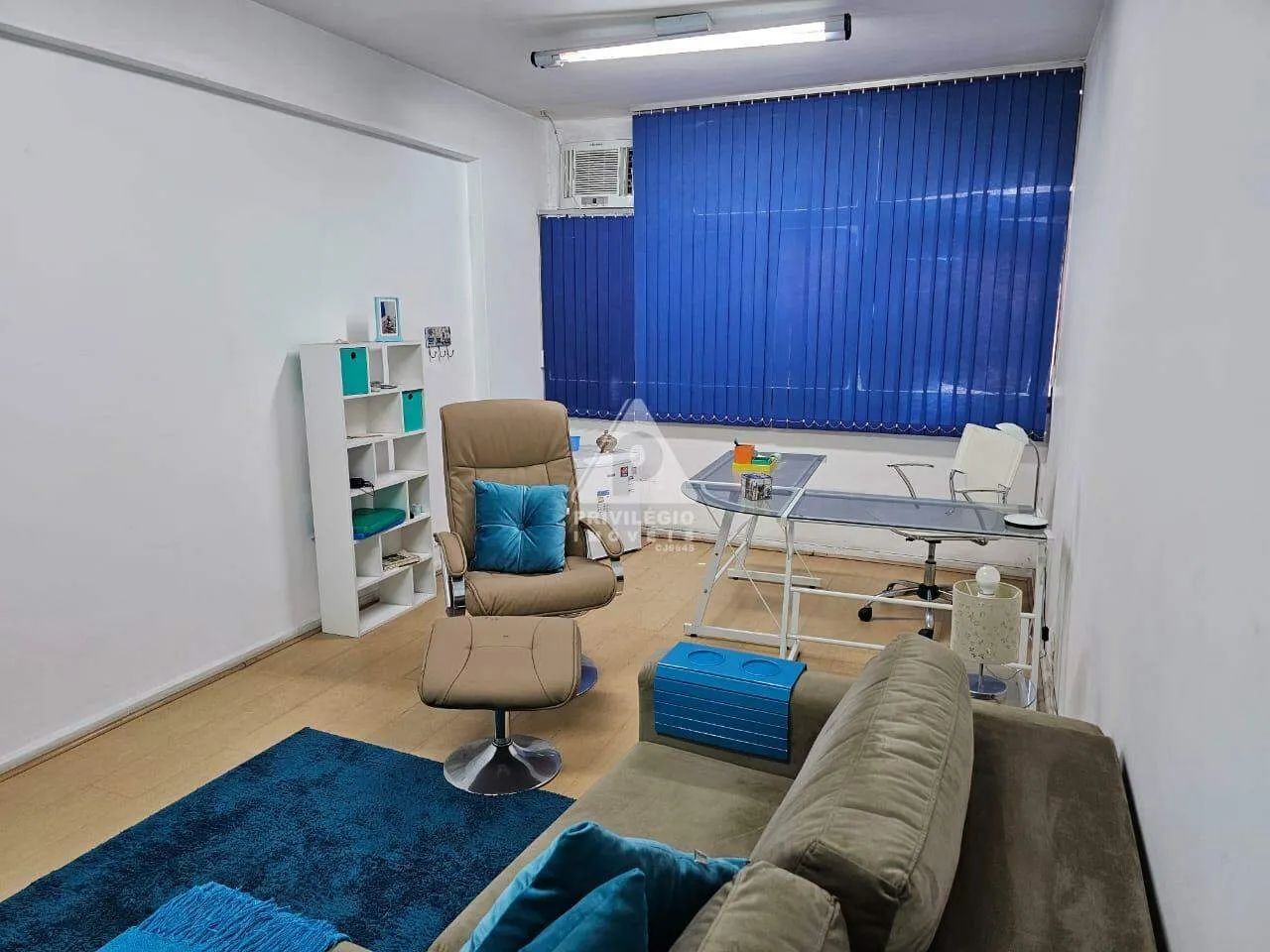 Sala comercial pronta para uso em Copacabana  30 m², mobiliada e climatizada