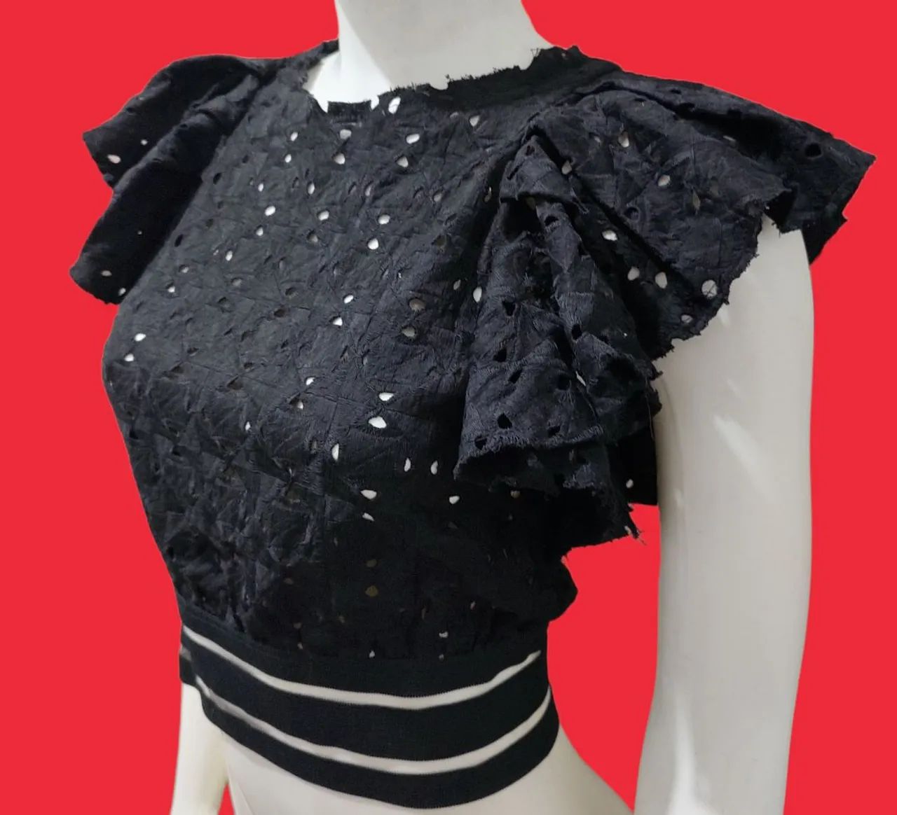 Blusa em laise nova e com etiqueta  - Foto 3
