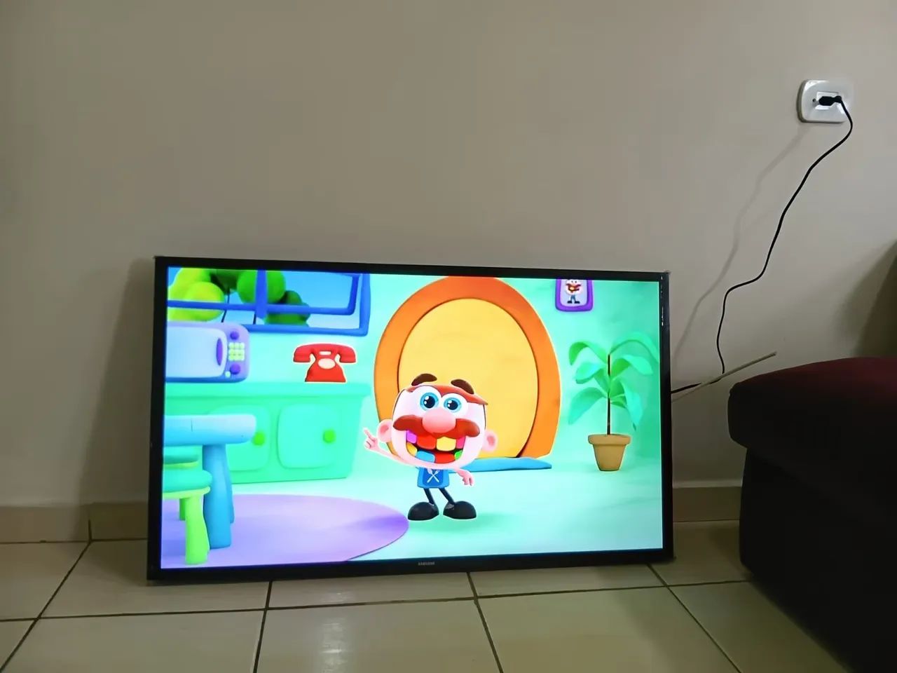 Smart TV Samsung tizen 43 polegadas wiffi - Foto 2